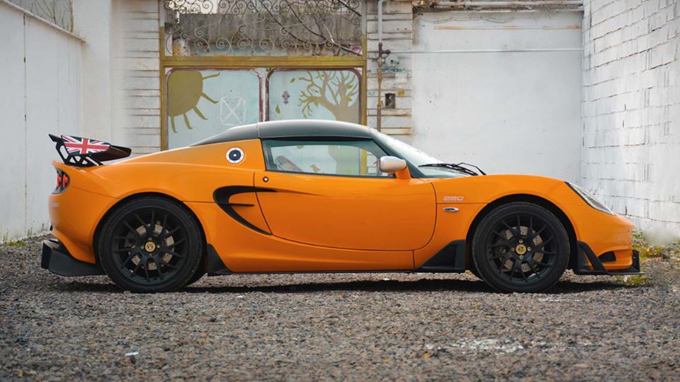 طراحی نمای کنار لوتوس الیزه 220 کاپ